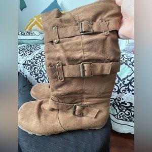 *Brown ‘Moccasin’ Boots- Women’s Size 9W